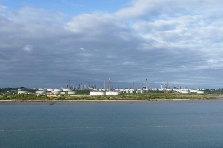 ANP impõe novas regras rigorosas para armazenamento de combustíveis em refinarias