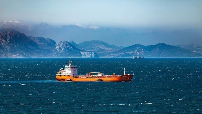Acordo global para descarbonização da navegação avança na IMO