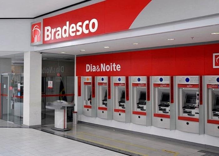 Banco monta equipe especializada para proteger sua imagem pública