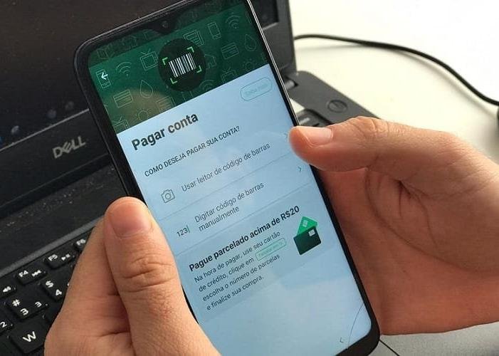 Bancos reduzem atendimento presencial pela metade, apostando no digital