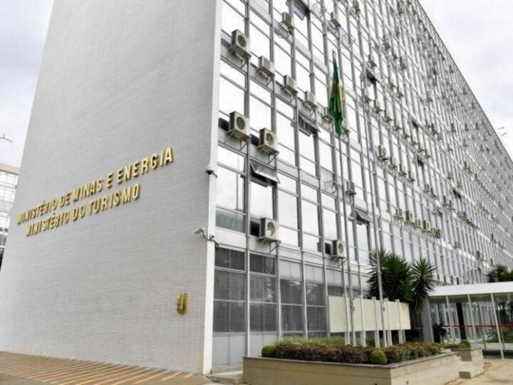 Biocombustíveis ajudam a reduzir impacto dos conflitos internacionais no setor energético, diz MME Biocombustíveis ajudam a reduzir impacto dos conflitos internacionais no setor energético, diz MME
