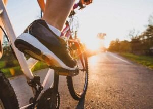 Ciclismo ao Pôr do Sol: Uma Aventura de 10 km no Domingo