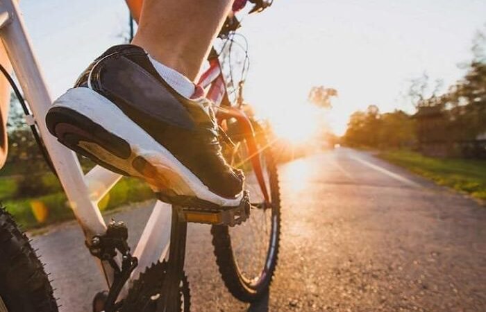 Ciclismo ao Pôr do Sol: Uma Aventura de 10 km no Domingo
