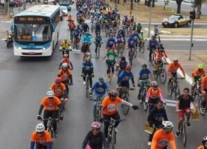 Ciclistas se Preparam para uma Excitante Viagem ao Longo do Eixão no Final do Mês