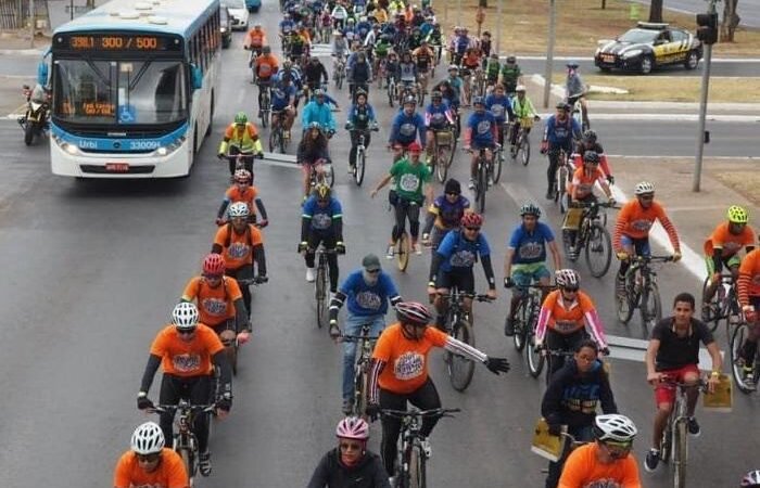 Ciclistas se Preparam para uma Excitante Viagem ao Longo do Eixão no Final do Mês