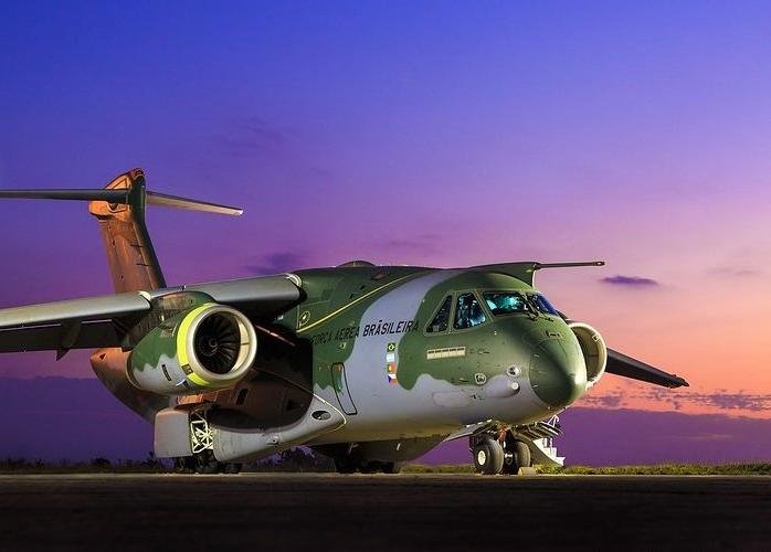 Emirados Árabes Unidos Empreende Compra de Cargueiros Embraer para Redefinir Suas Rotas Marítimas