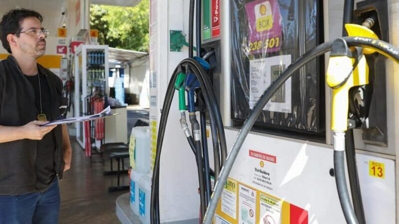 Governo anuncia Medida Provisória para subsidiar o preço da gasolina.