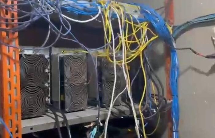 Mineradora Subterrânea de Criptomoedas Revelada nas Terras de Arniqueiras