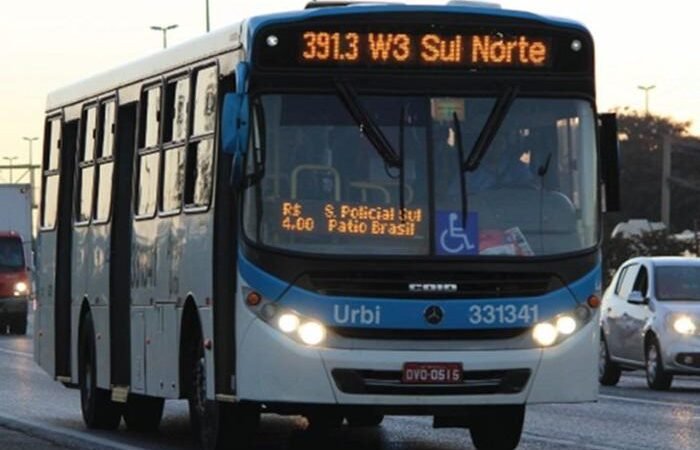 Ônibus é alvo de ataque envolvendo ex-funcionários da Urbi