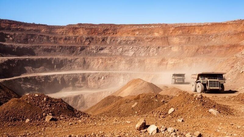 Transição energética global enfrenta alerta sobre desigualdade na mineração