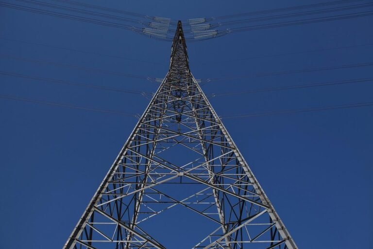 Aneel homologa contratos, mas projetos de energia enfrentam gargalos logísticos e de suprimento