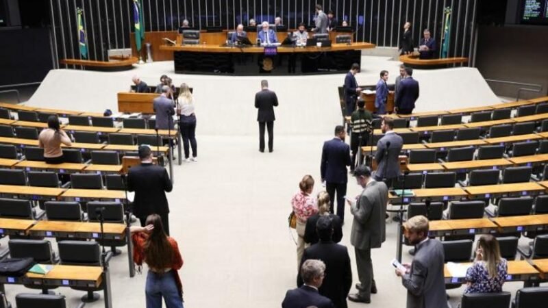 Câmara Aprova Prêmios para Desenvolvimento Inovador em Ciência e Tecnologia e Sustentabilidade