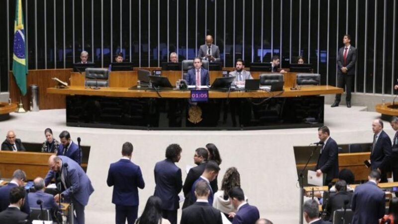 Câmara vota política para minerais críticos e projetos de segurança pública e proteção a vítimas