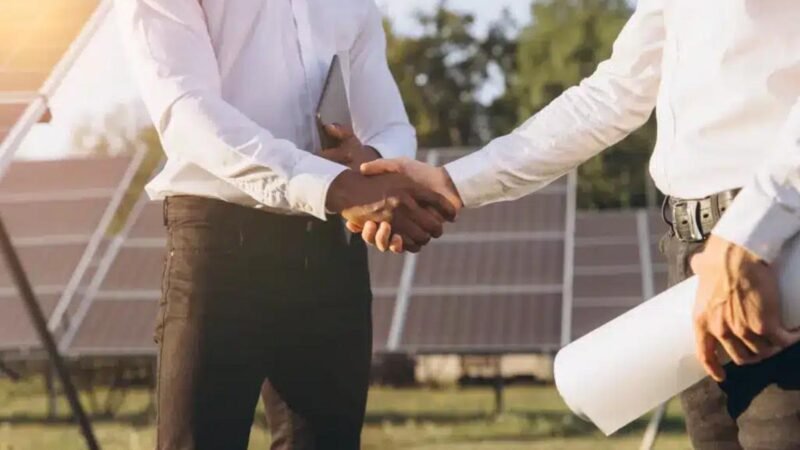 Capturação de Clientes para Usinas Solares: Desafios e Oportunidades
