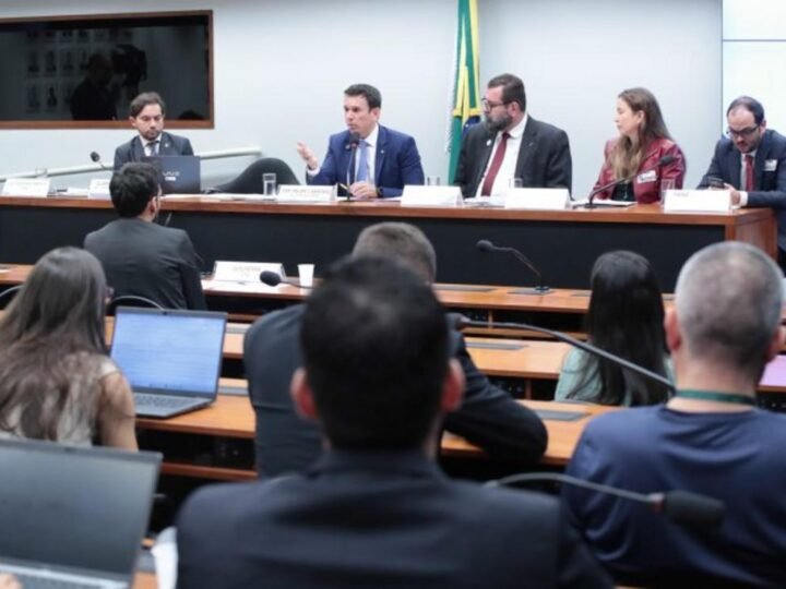 Combustível Aviação: 3,5 Mil Voos Cancelados devido à Guerra no Oriente Médio Combustível Aviação: 3,5 Mil Voos Cancelados devido à Guerra no Oriente Médio