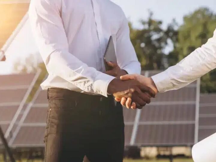 Como conquistar mais clientes na gestão de usinas solares com eficiência?