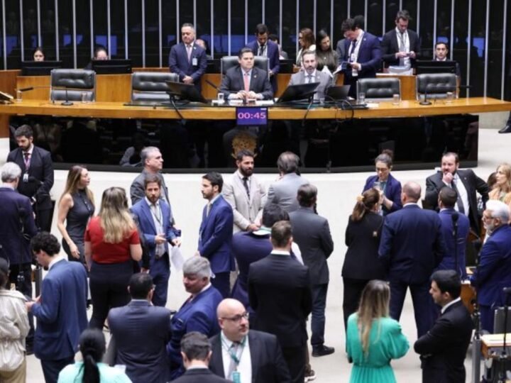 Congresso aprova repasses federais a municípios ao derrubar quatro vetos à LDO 2026