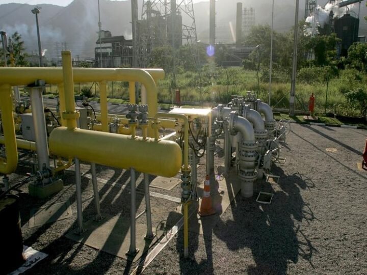 Falta de escoamento de gás natural emite brasileiros em US$ 4 bilhões por ano