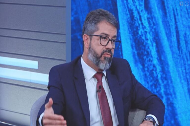 Indústria elétrica brasileira enfrenta desafios globais de oferta e demanda de equipamentos