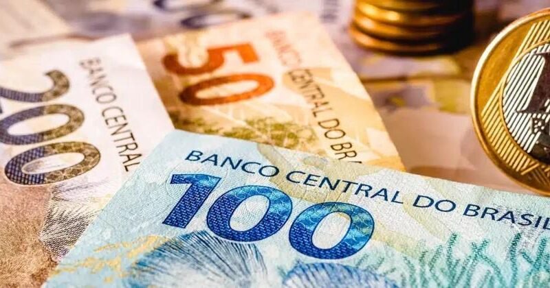Investimento em usina solar: tempo de payback e retorno financeiro