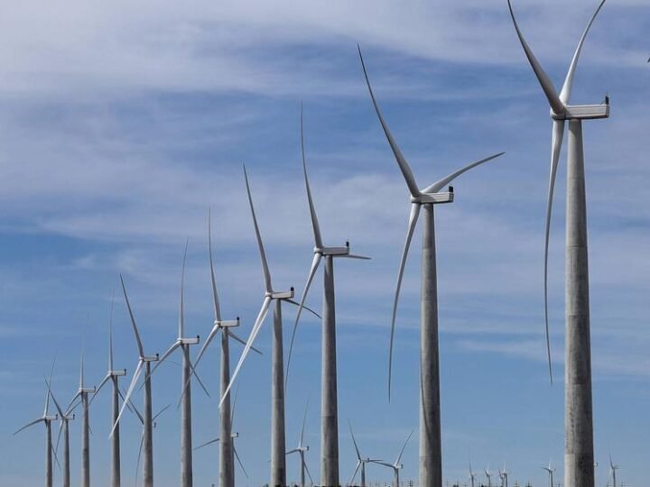 Investimentos em Energia Limpa Aceleram após Conflito Internacional.
