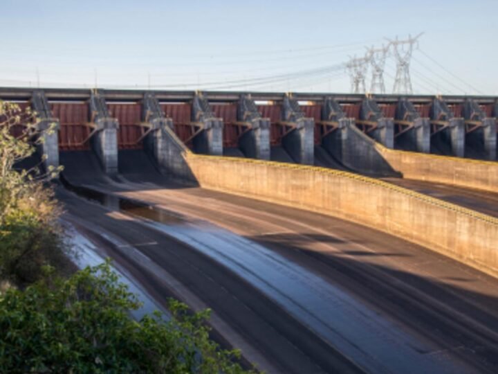 Itaipu investe R$ 101,7 milhões em energia solar para universidades do PR e MS Itaipu investe R$ 101,7 milhões em energia solar para universidades do PR e MS