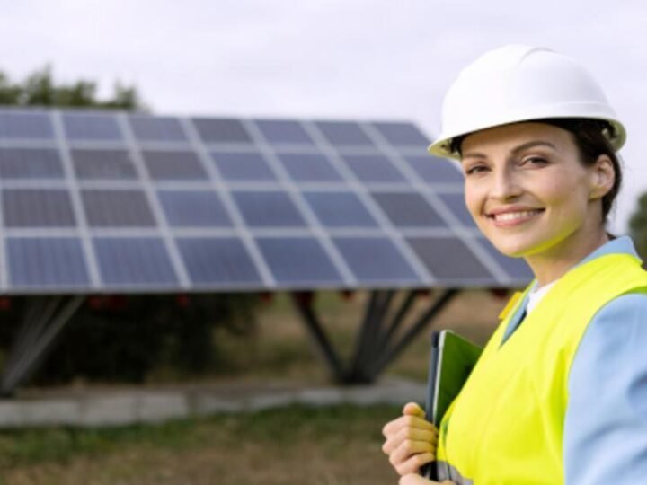 Mulheres de Itaquá se qualificam para liderar a revolução solar no setor de energia