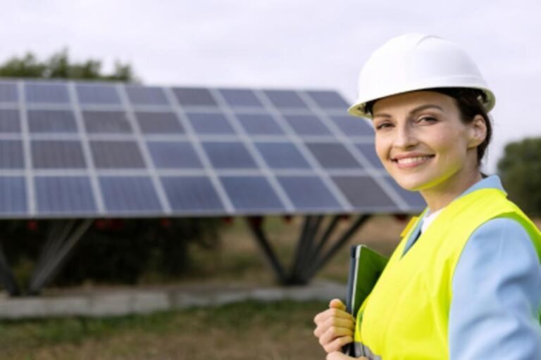 Mulheres de Itaquá se qualificam para liderar a revolução solar no setor de energia