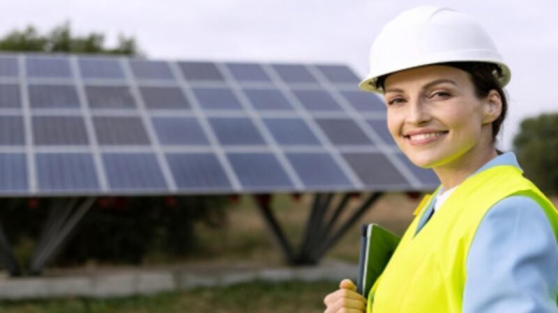 Mulheres de Itaquá se qualificam para liderar a revolução solar no setor de energia