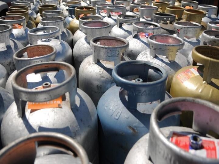 Preços do gás de cozinha caem após Petrobras suspender leilões e vender a preço de lista