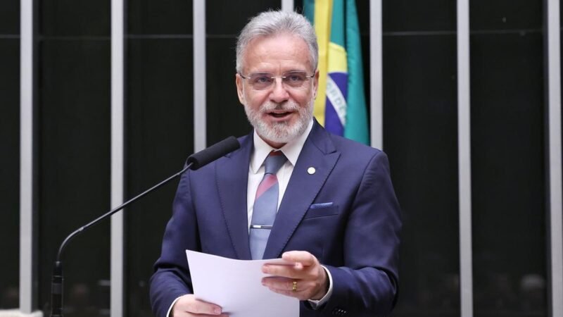 Título reescrito: Comissão aprova lei para subsidiar tarifas de ônibus com arrecadação de Cide-Combustíveis