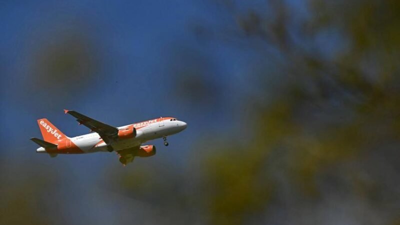 UE avalia estender imposto de carbono a voos internacionais do bloco