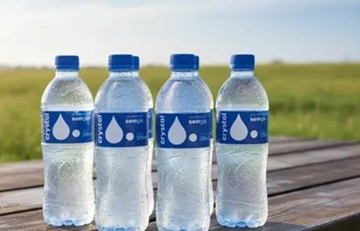 Anvisa determina retirada de lote de água mineral da Crystal por riscos à saúde