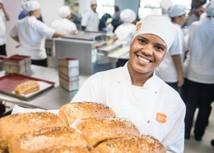 Aprenda a criar delícias caseiras de graça: Curso de panificação e confeitaria é gratuito!