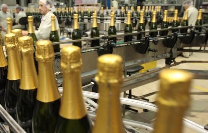 Atividade industrial mostra crescimento expressivo em maio