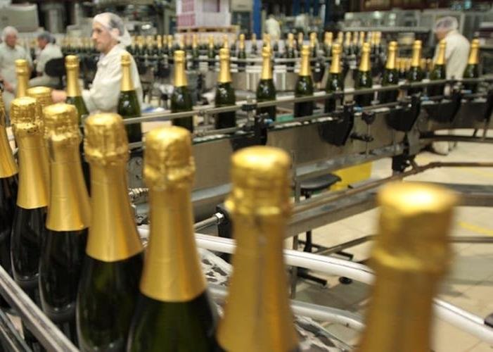 Atividade industrial mostra crescimento expressivo em maio