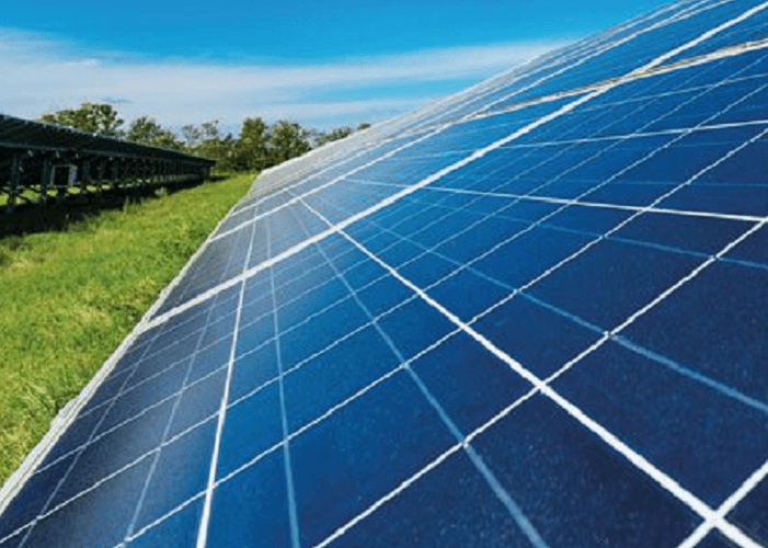 Caldas Novas ilumina futuro: usina solar poupa 300 mil reais