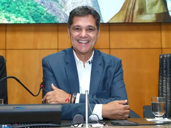 Encontro Decisivo: Ferraço e Bancada se Reúnem com Ministro em Brasília