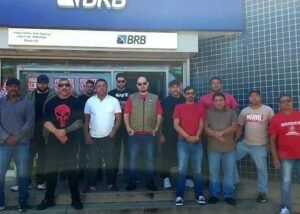 Greve de vigilantes afeta agências e bancários formalizam pautas