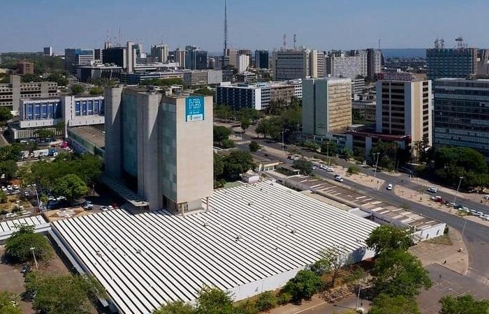 Oportunidades de Carreira no IgesDF: Seleção de Carregador e Auxiliar