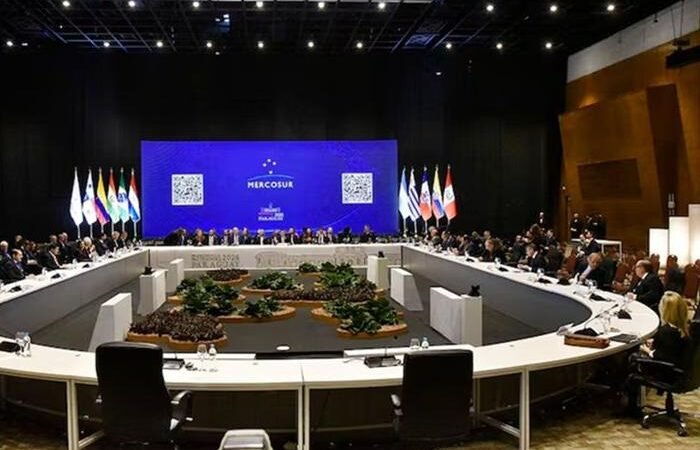 Sem o Brasil, Cúpula do Mercosul abre portas para negociações com o Japão