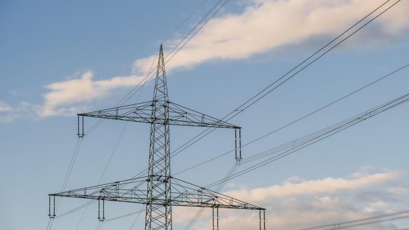 Aneel define novas regras para corte de geração e edital de transmissão em reunião extraordinária