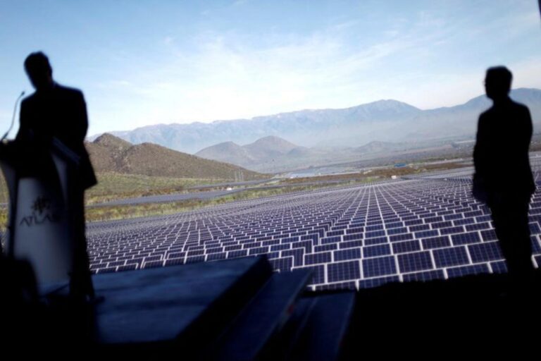 Atlas da BlackRock suspende investimentos no Brasil devido a cortes de energia renovável