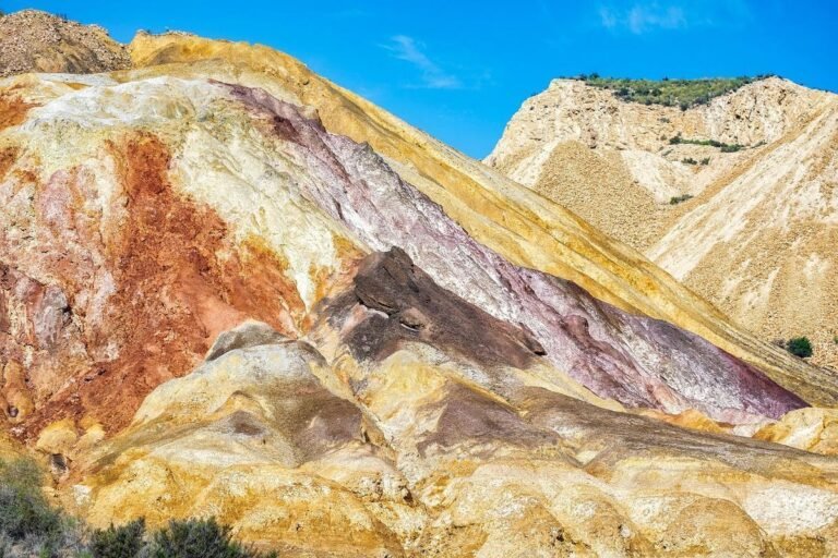 BNDES e Petrobras firmam parceria para pesquisar minerais críticos na transição energética