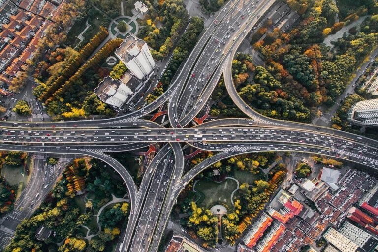 Carros elétricos aceleram nova corrida por infraestrutura energética no Brasil