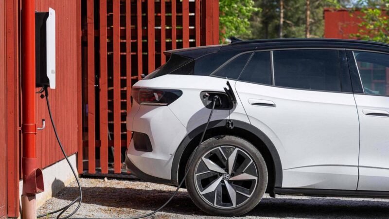 Carros superhíbridos com autonomia estendida revolucionam a mobilidade
