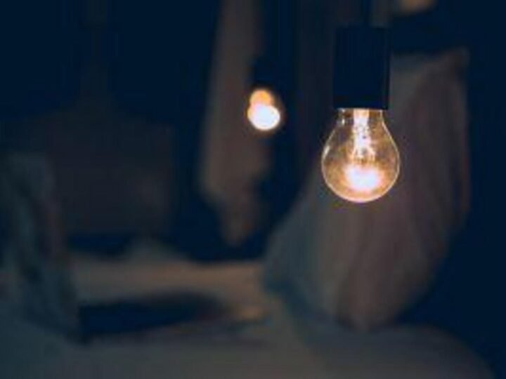 Conta de luz deve subir 8%: saiba quais são os aparelhos vilões do consumo e como economizar