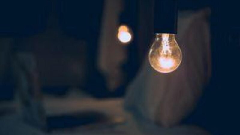 Conta de luz deve subir 8%: saiba quais são os aparelhos vilões do consumo e como economizar