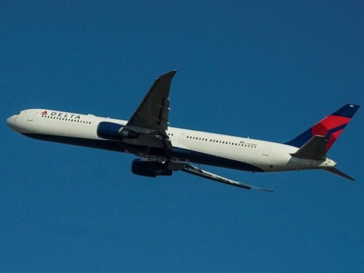 Delta Utiliza Refinaria Própria e Parceria com Latam para Contornar Efeitos da Guerra no Petróleo