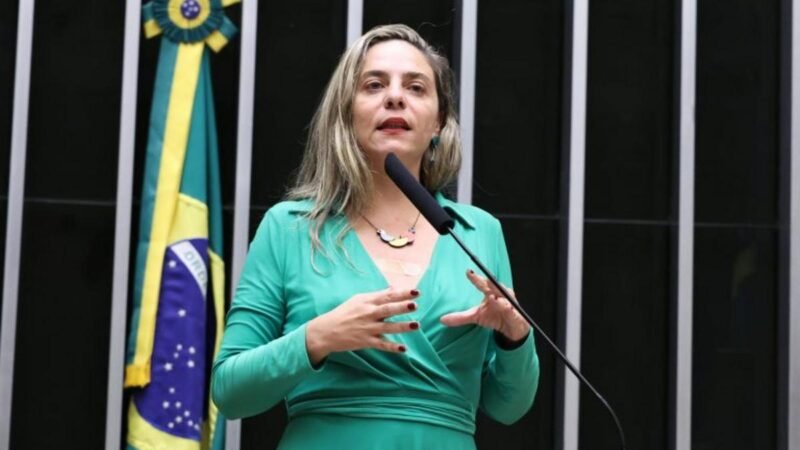 Educação de Jovens e Adultos deve ser divulgada nas contas de serviços públicos